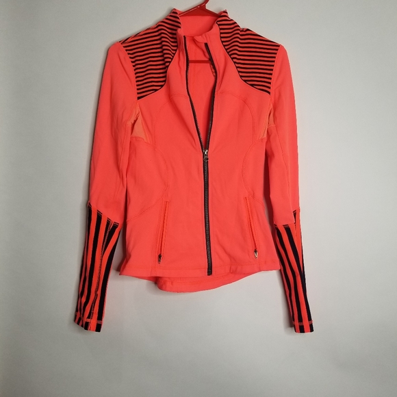 lululemon athletica Jackets & Blazers - Lululemon Forme Light Flare Jacket Size 4